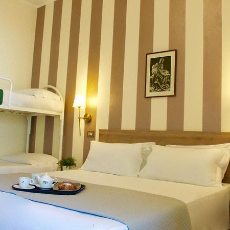 King Hotel Cesenatico Esterno foto