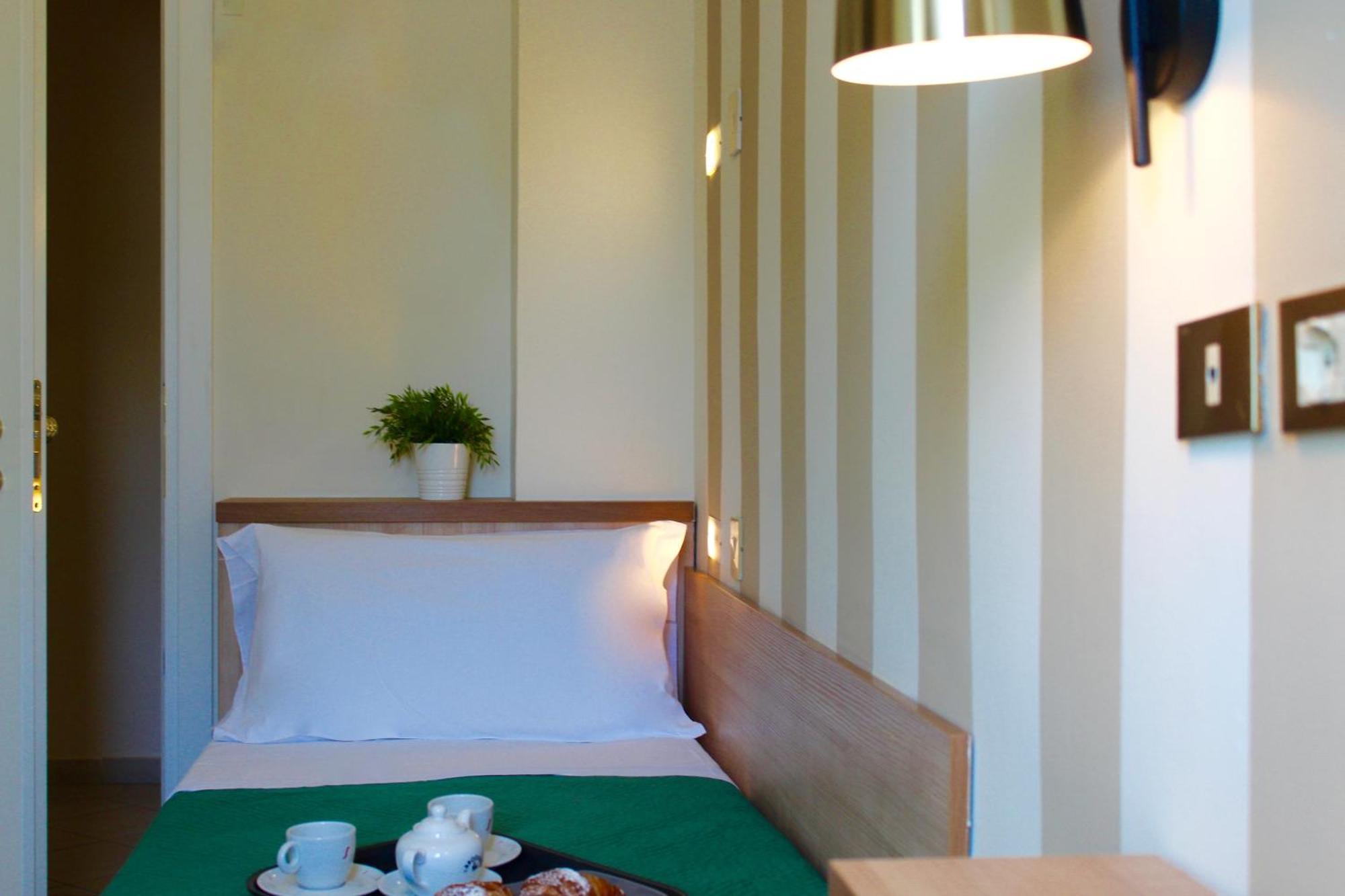 King Hotel Cesenatico Esterno foto