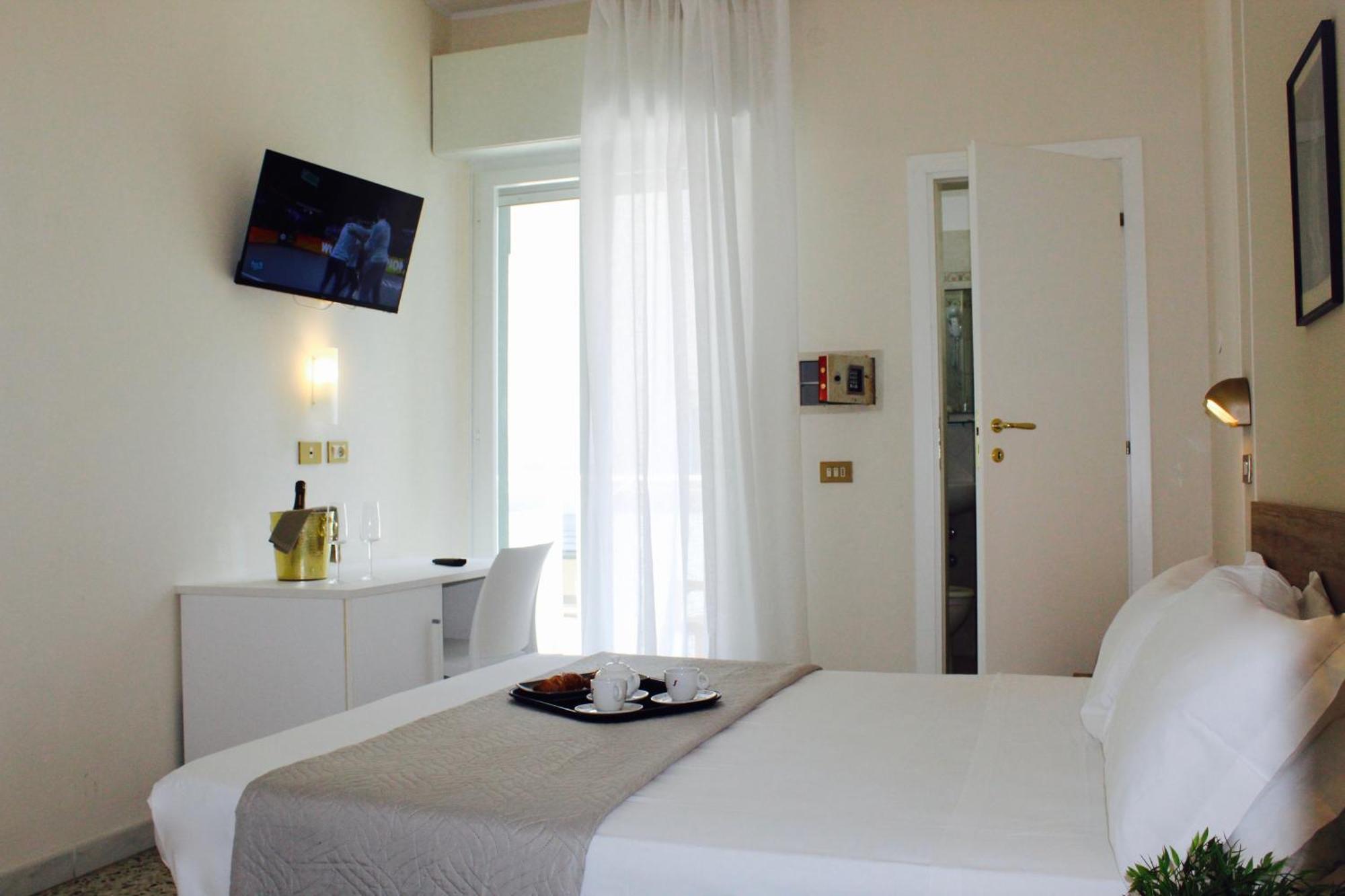 King Hotel Cesenatico Esterno foto