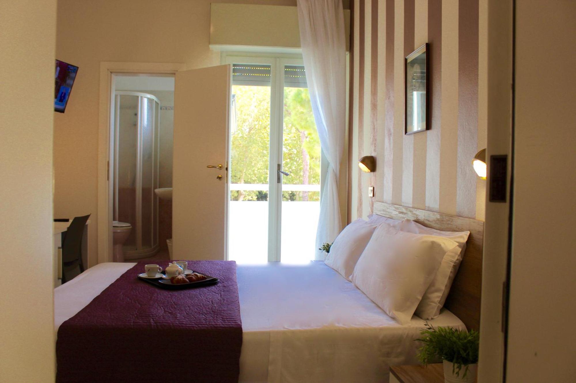 King Hotel Cesenatico Esterno foto