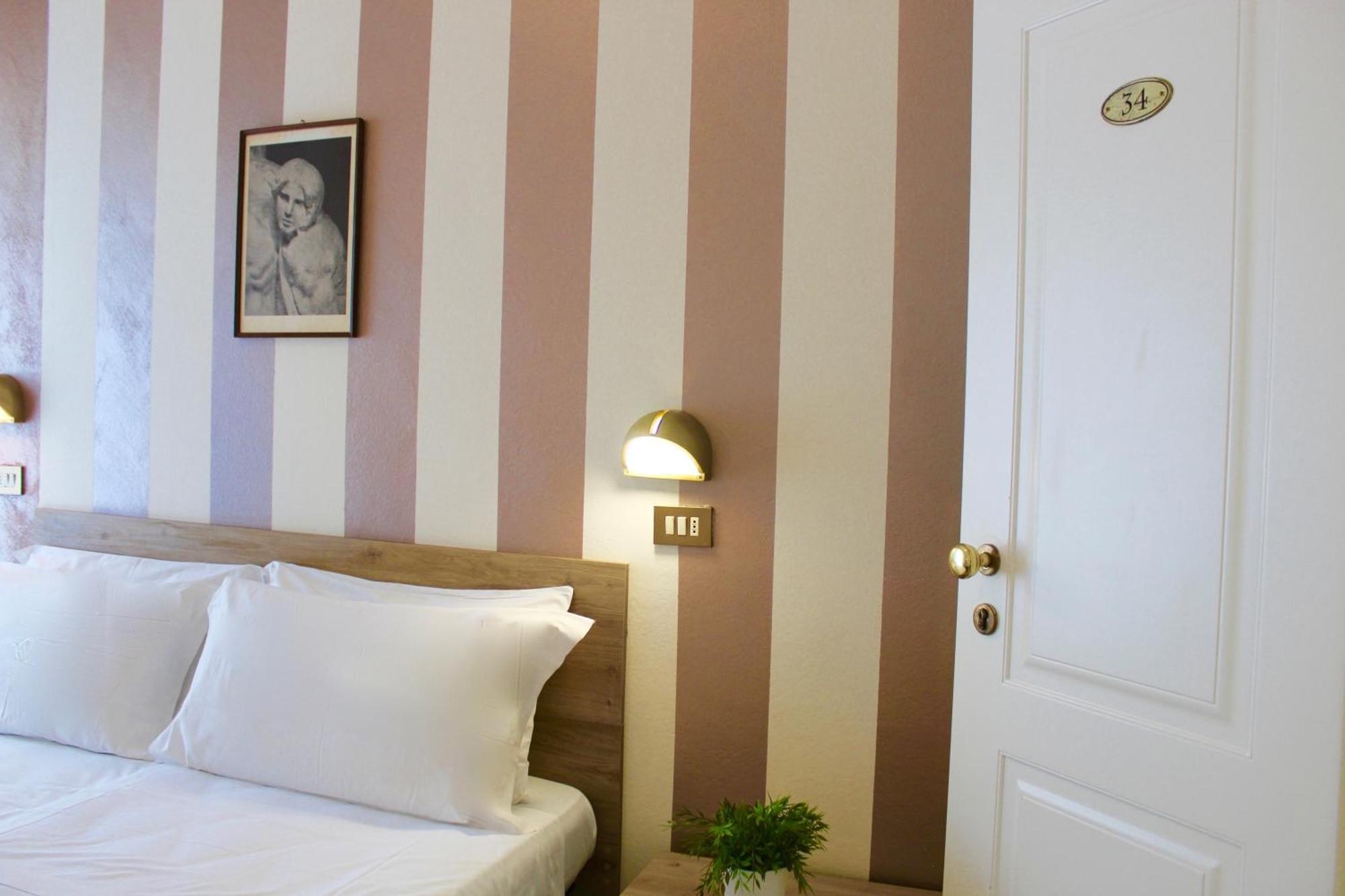 King Hotel Cesenatico Esterno foto