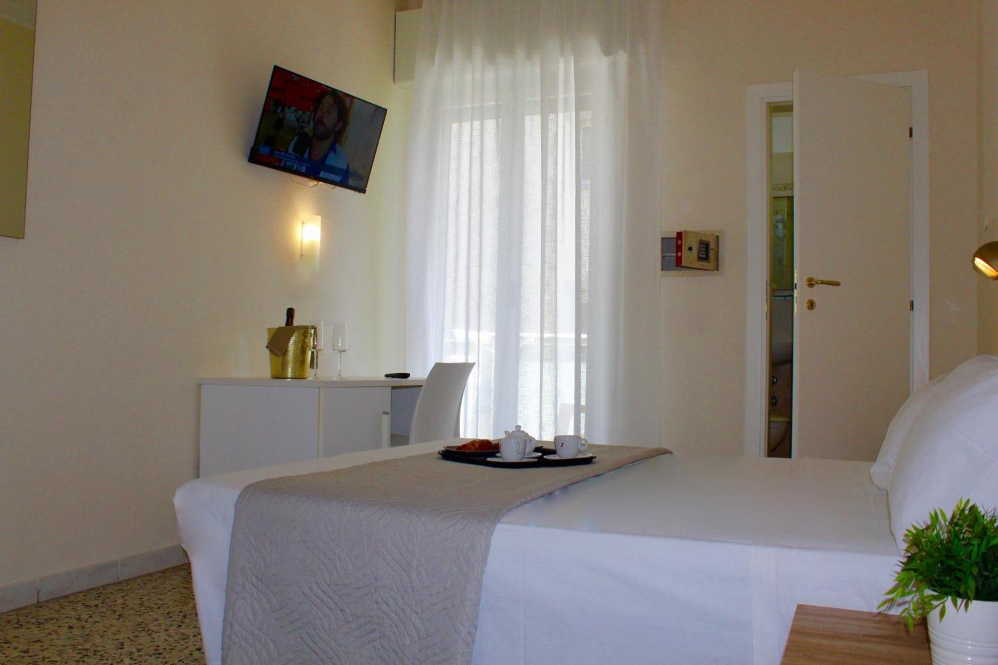 King Hotel Cesenatico Esterno foto