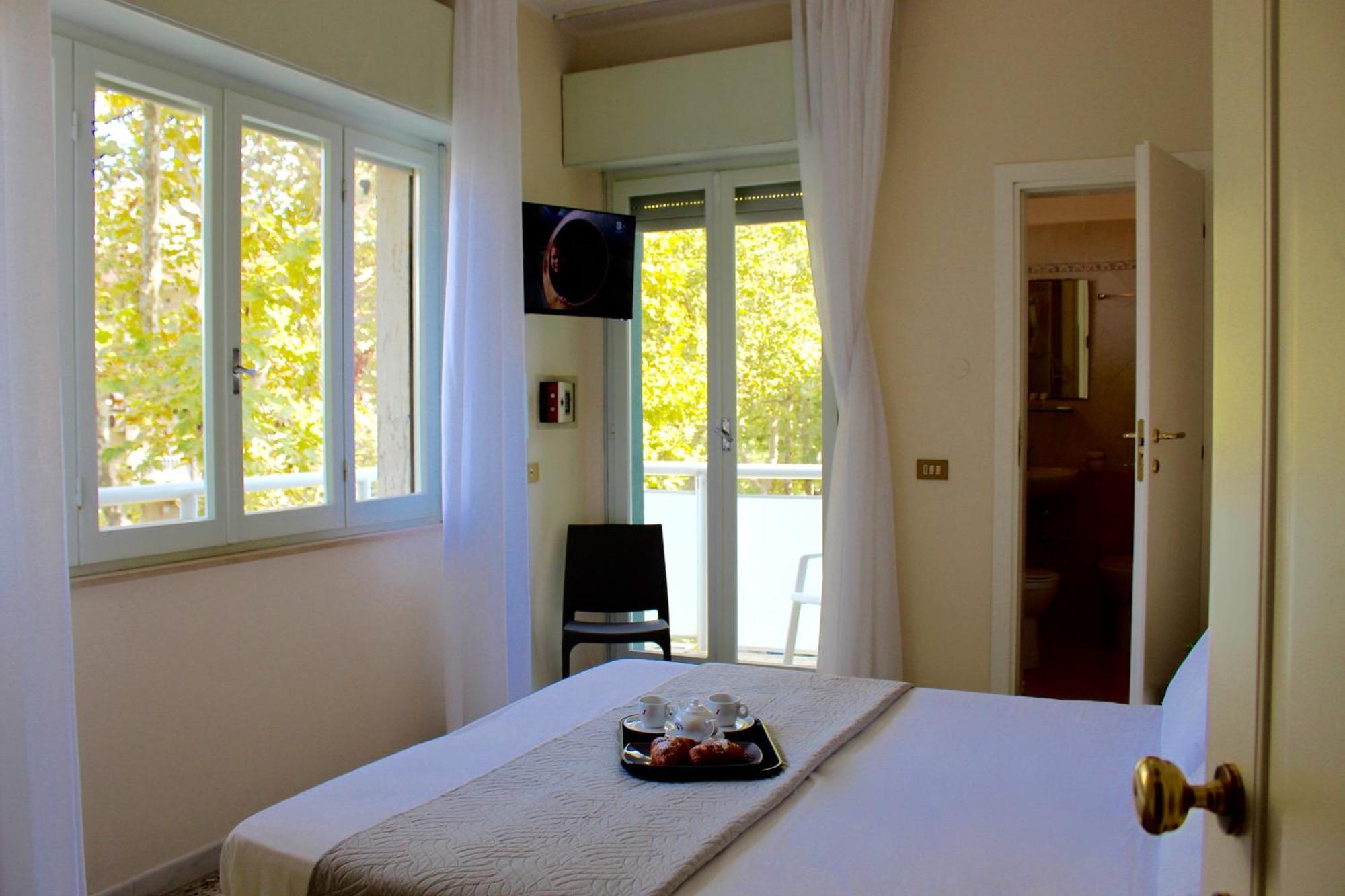 King Hotel Cesenatico Esterno foto
