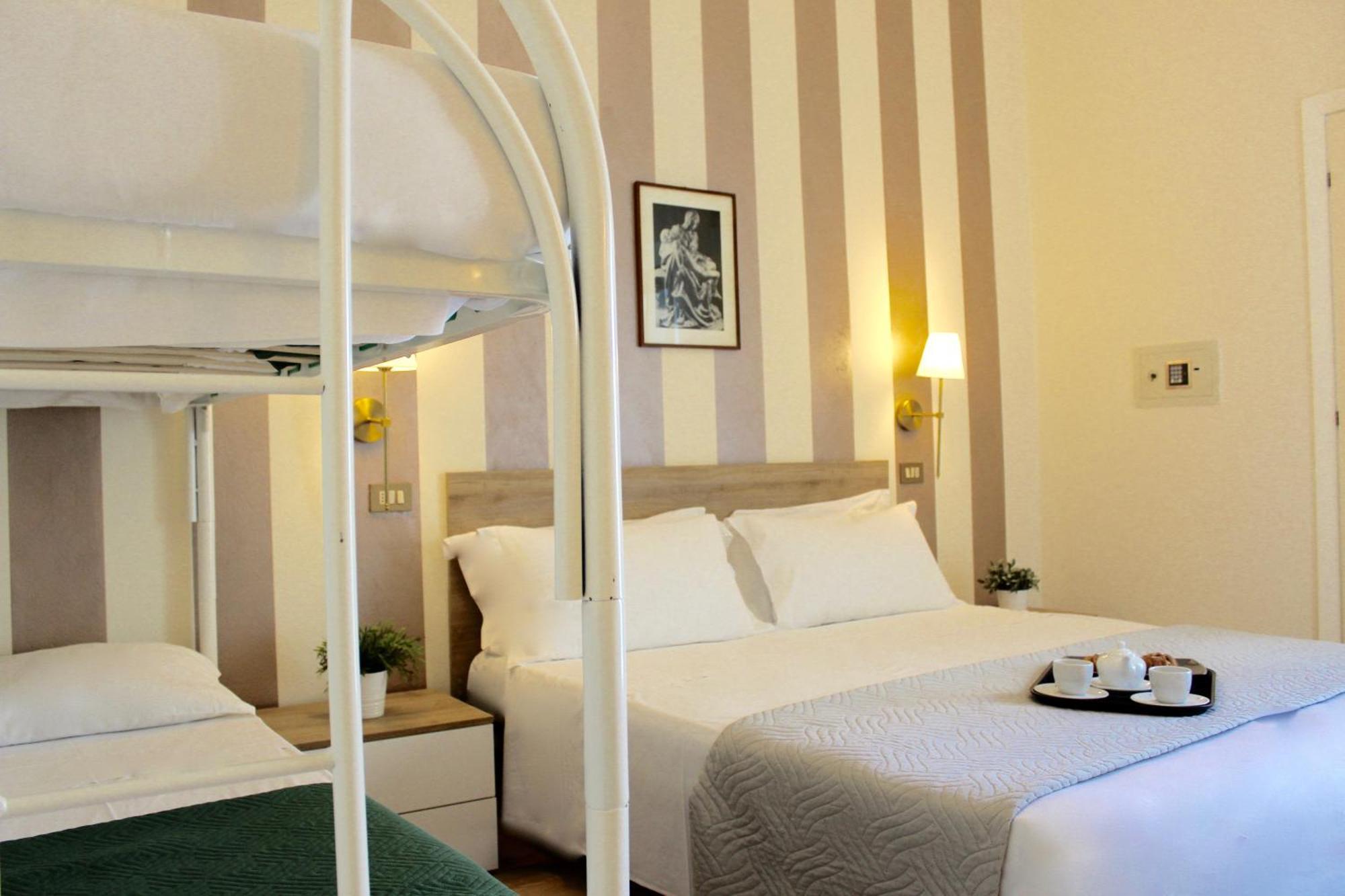 King Hotel Cesenatico Esterno foto