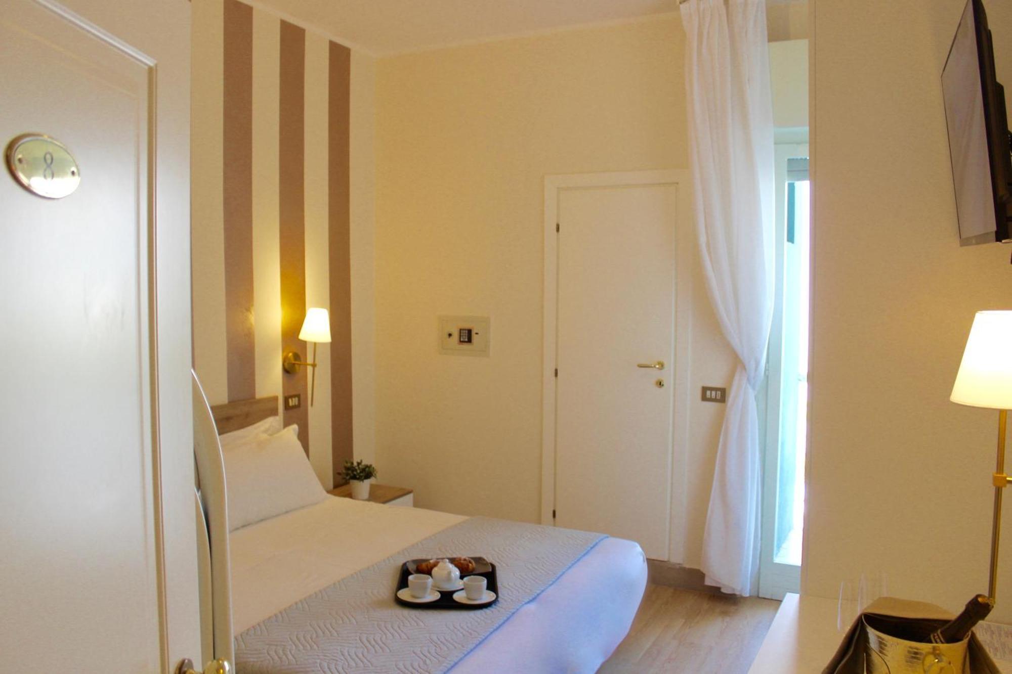 King Hotel Cesenatico Esterno foto