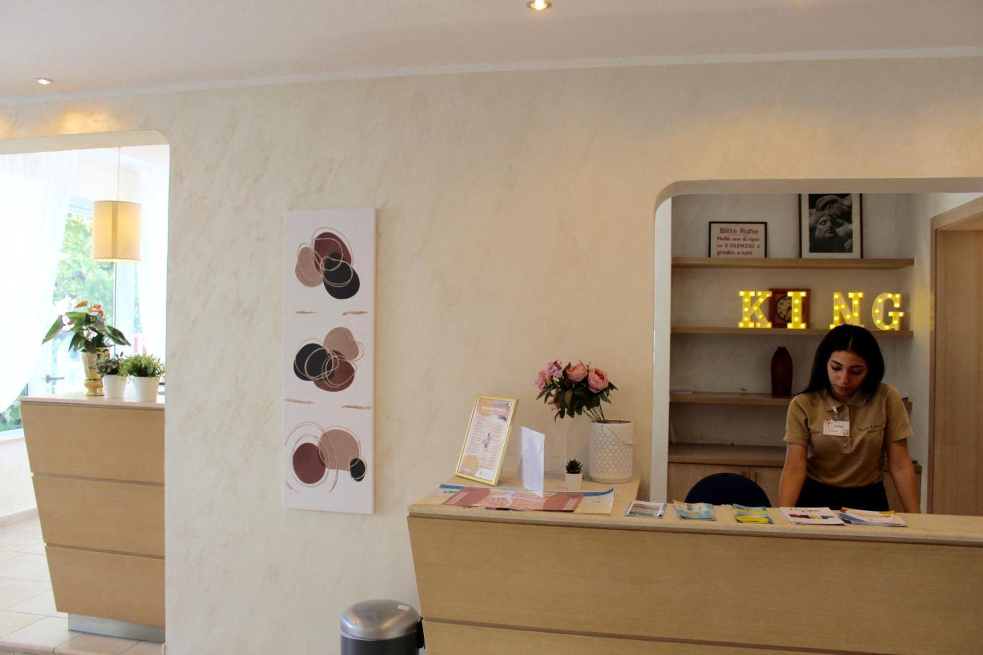 King Hotel Cesenatico Esterno foto
