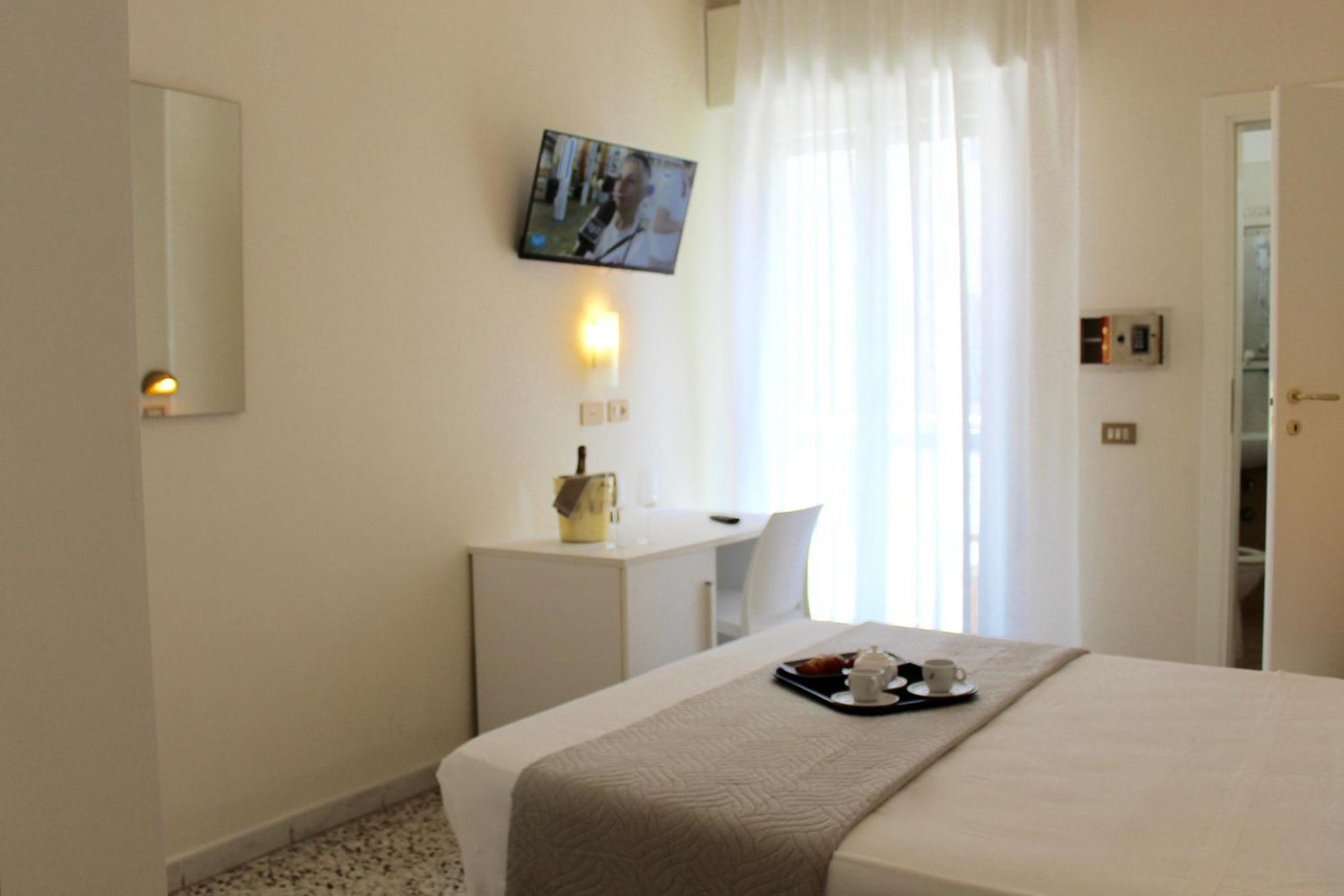 King Hotel Cesenatico Esterno foto