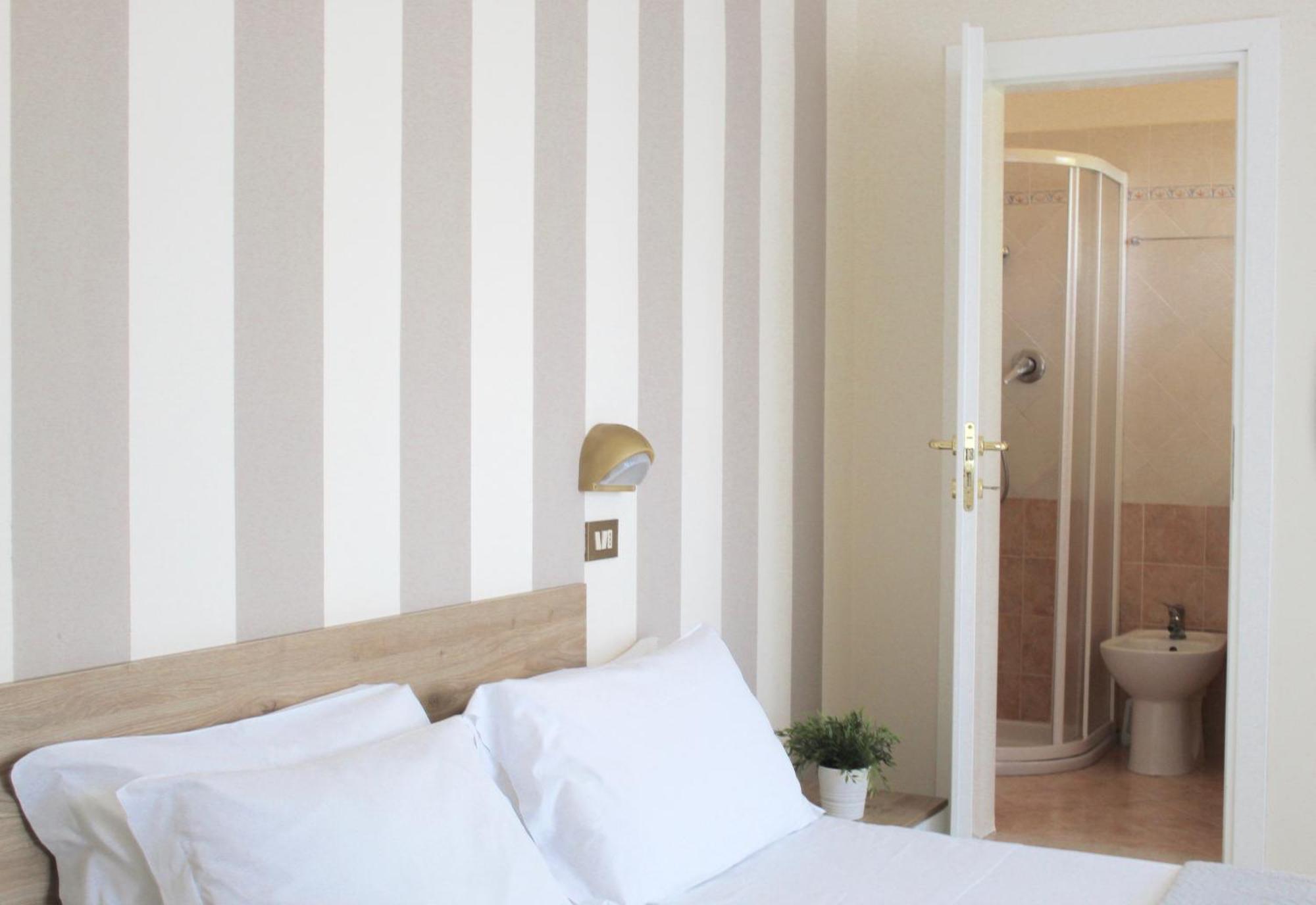 King Hotel Cesenatico Esterno foto