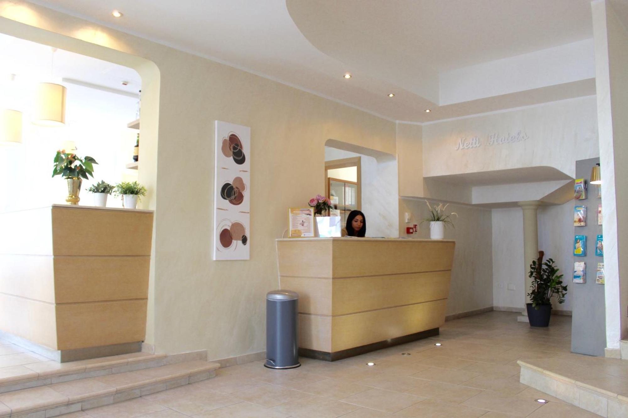 King Hotel Cesenatico Esterno foto